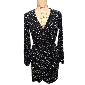 Forever 21 Long Sleeve Black & Silver Print Mini Dress Size M